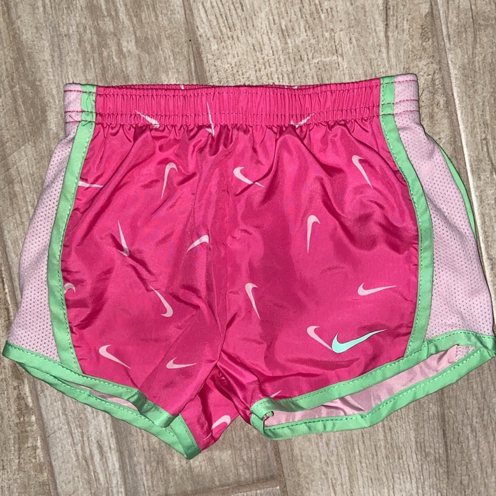 Nike Girls Kids Toddler 3T Outfit Set Shorts T Shirt Pink Green - Picture 4 of 6